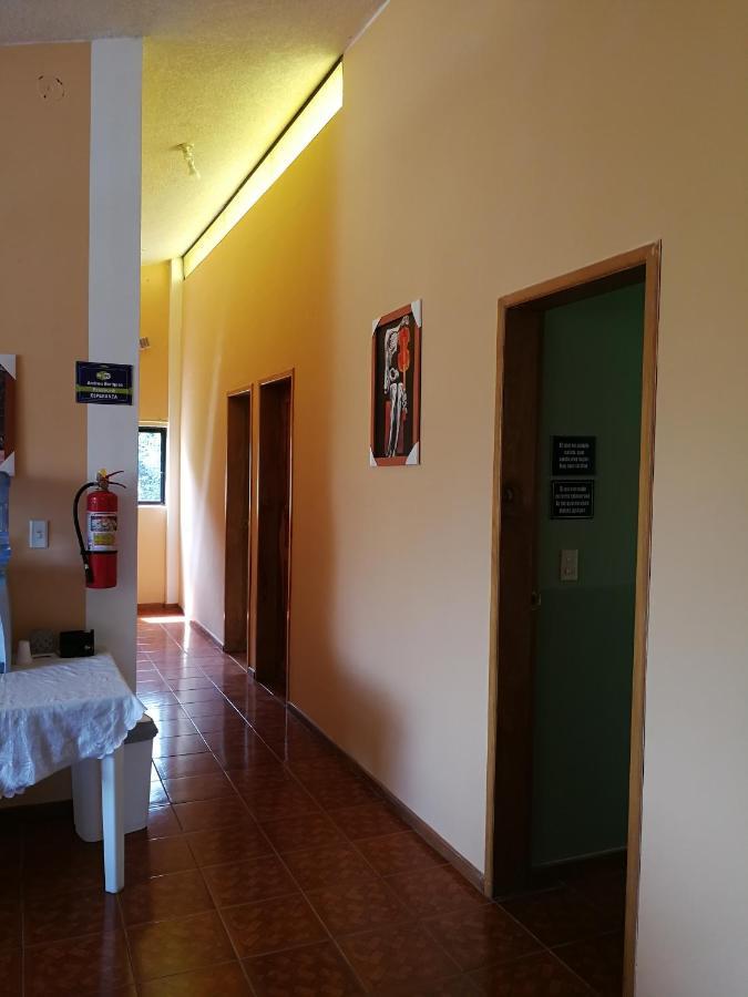 Chapelet Hostal Tababela Exterior foto