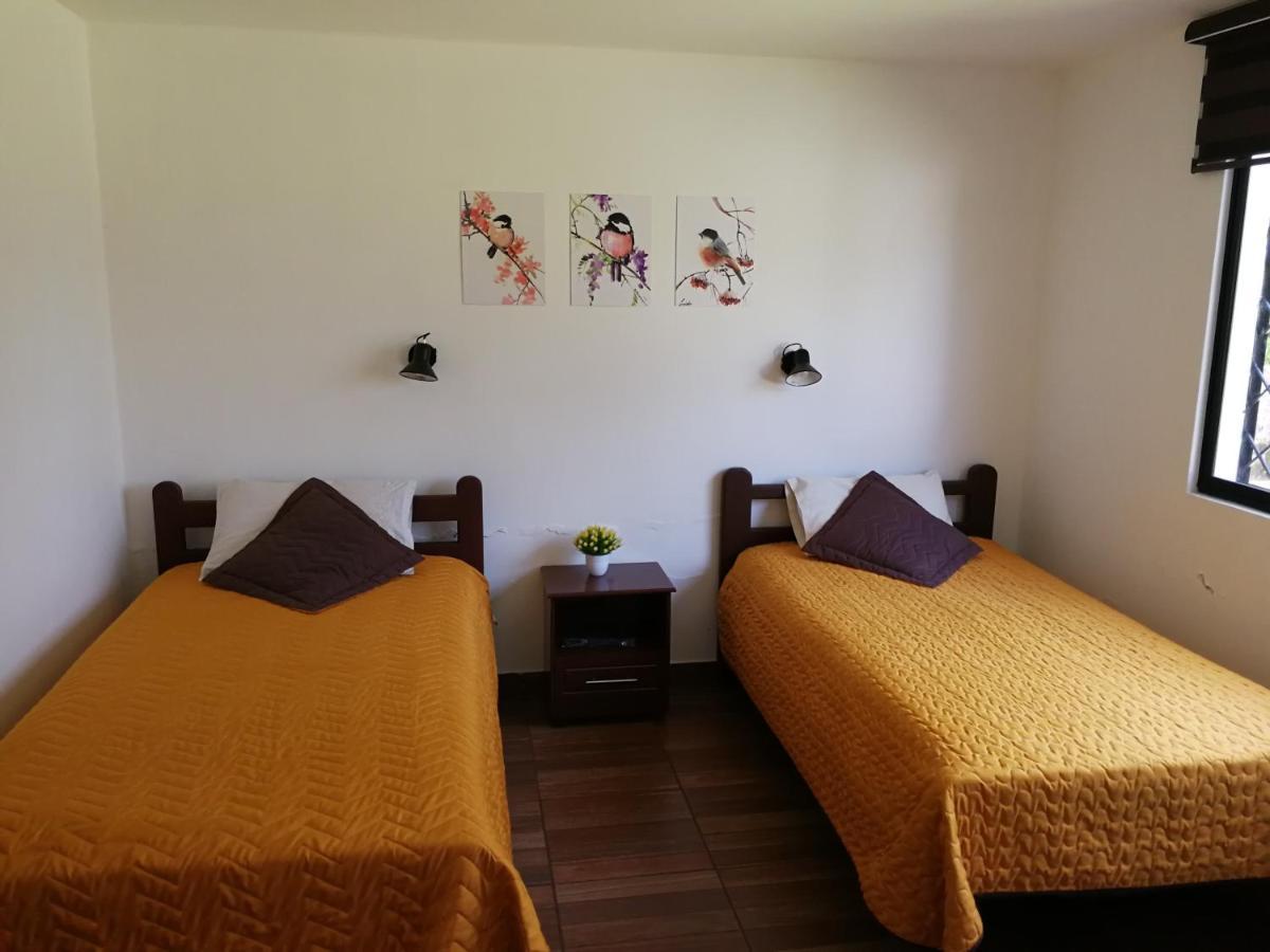 Chapelet Hostal Tababela Exterior foto