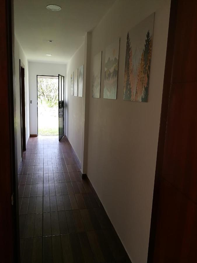 Chapelet Hostal Tababela Exterior foto
