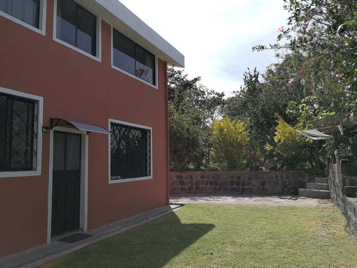 Chapelet Hostal Tababela Exterior foto
