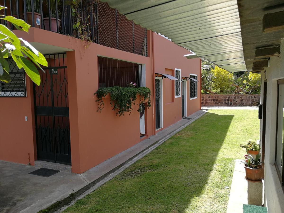 Chapelet Hostal Tababela Exterior foto