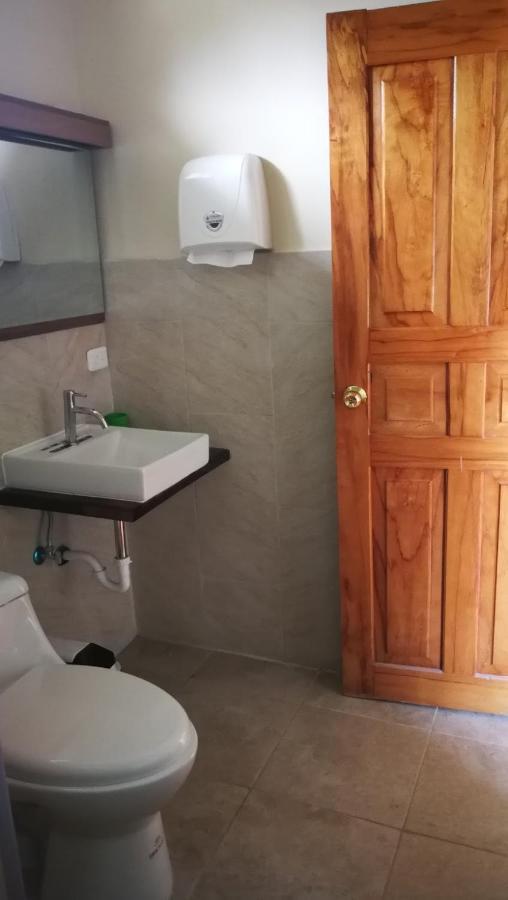 Chapelet Hostal Tababela Exterior foto