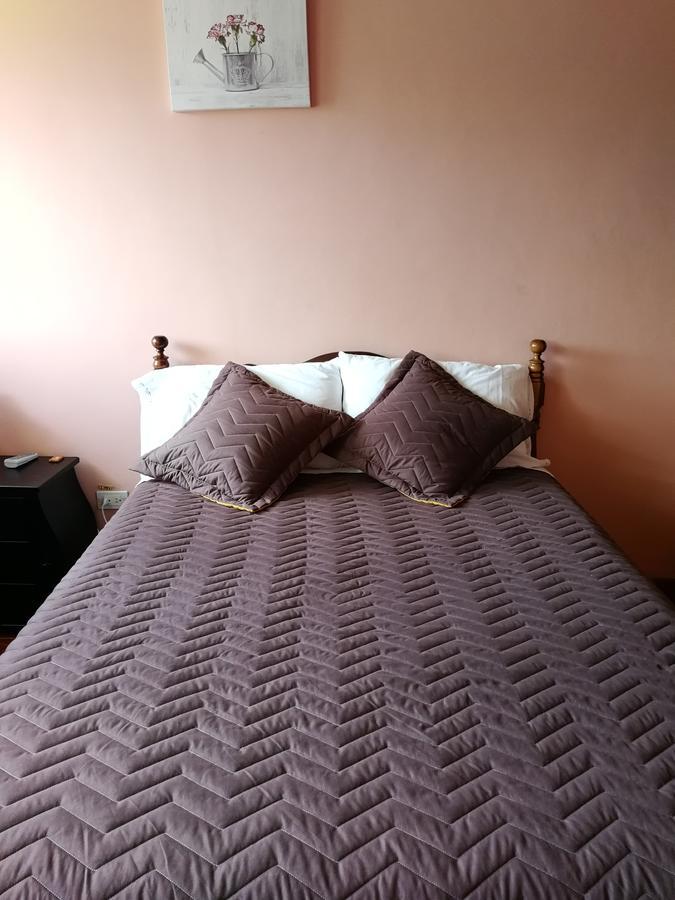 Chapelet Hostal Tababela Exterior foto