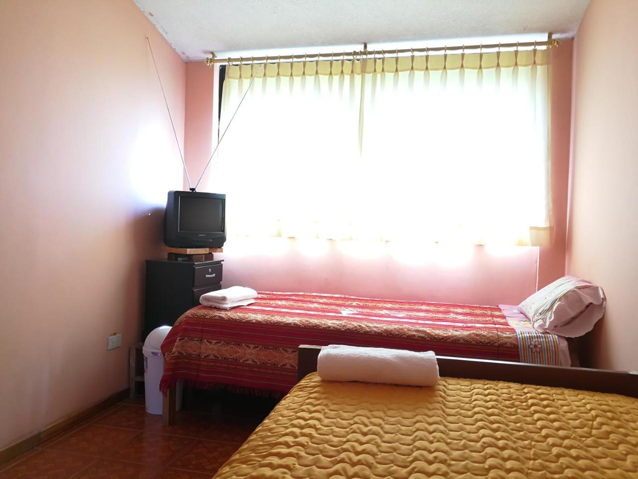 Chapelet Hostal Tababela Exterior foto