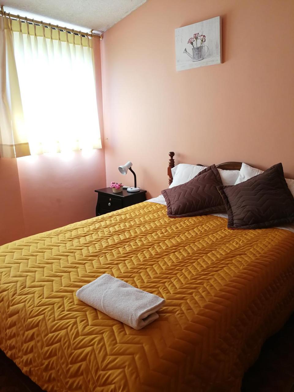 Chapelet Hostal Tababela Exterior foto