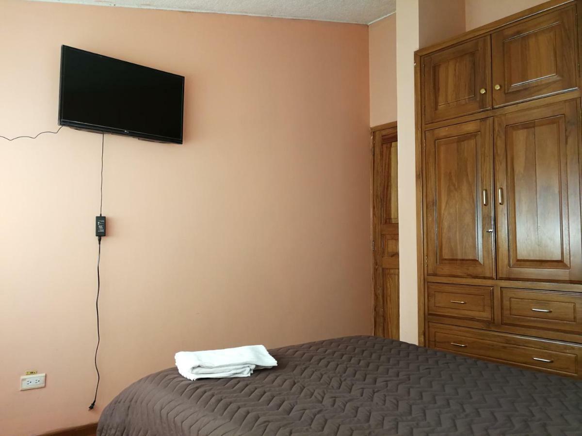 Chapelet Hostal Tababela Exterior foto